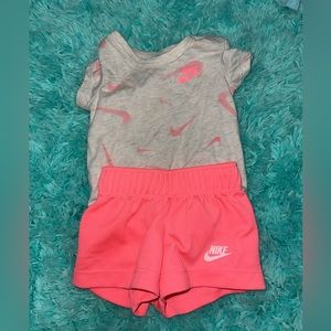 Nike outfit 0-3 months